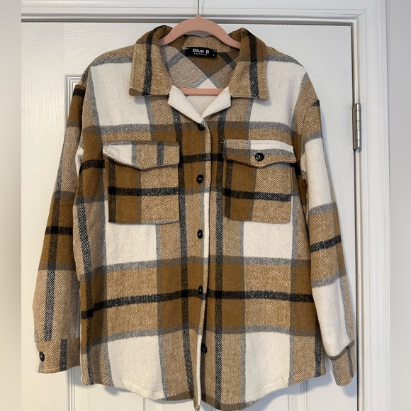 Shacket - Picture 1 of 3